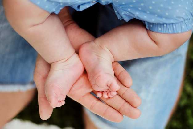 Почему кожа на пальцах рук у ребенка становится сухой и шелушится?
